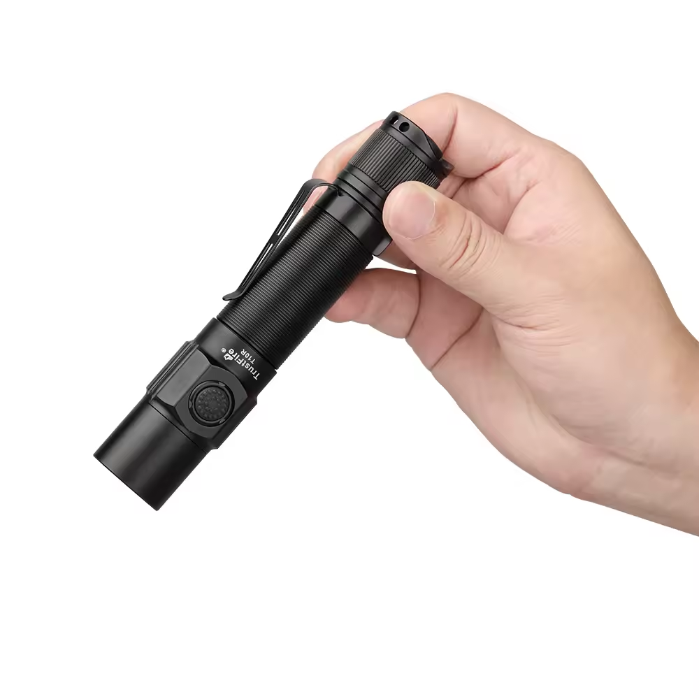 LANTERNA TÁTICA TRUSTFIRE T10R - RECARREGÁVEL