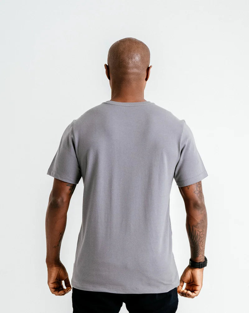 CAMISETA PIQUET CONFORT INVICTUS - CINZA