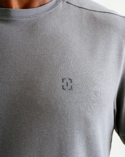 CAMISETA PIQUET CONFORT INVICTUS - CINZA